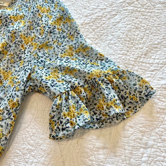 Francesca’s Miami Gold Floral Romper - Picture 4 of 6